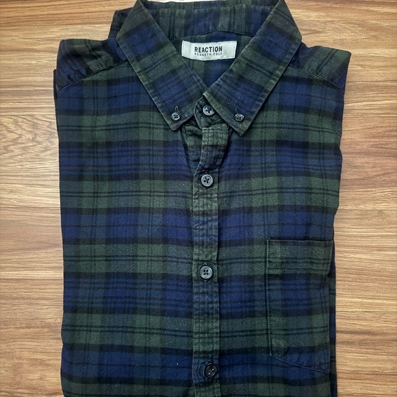 Reaction Kenneth Cole Men’s Button up (L) - Picture 2 of 6